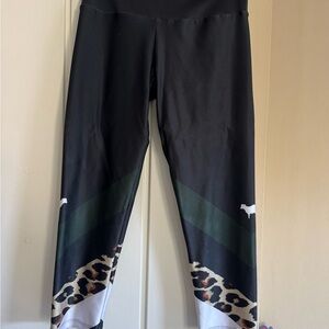 Goldsheep Women’s Black and Green Leggings with Leopard Print - Capri cut